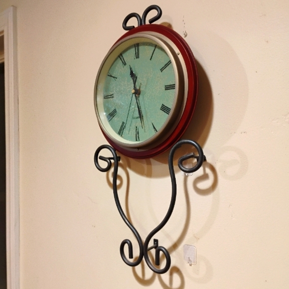 Vintage Quartz Wall Clock. Gorgeous! Works, And Looks Perfect! 10.5"x20" (R) - Picture 3 of 11